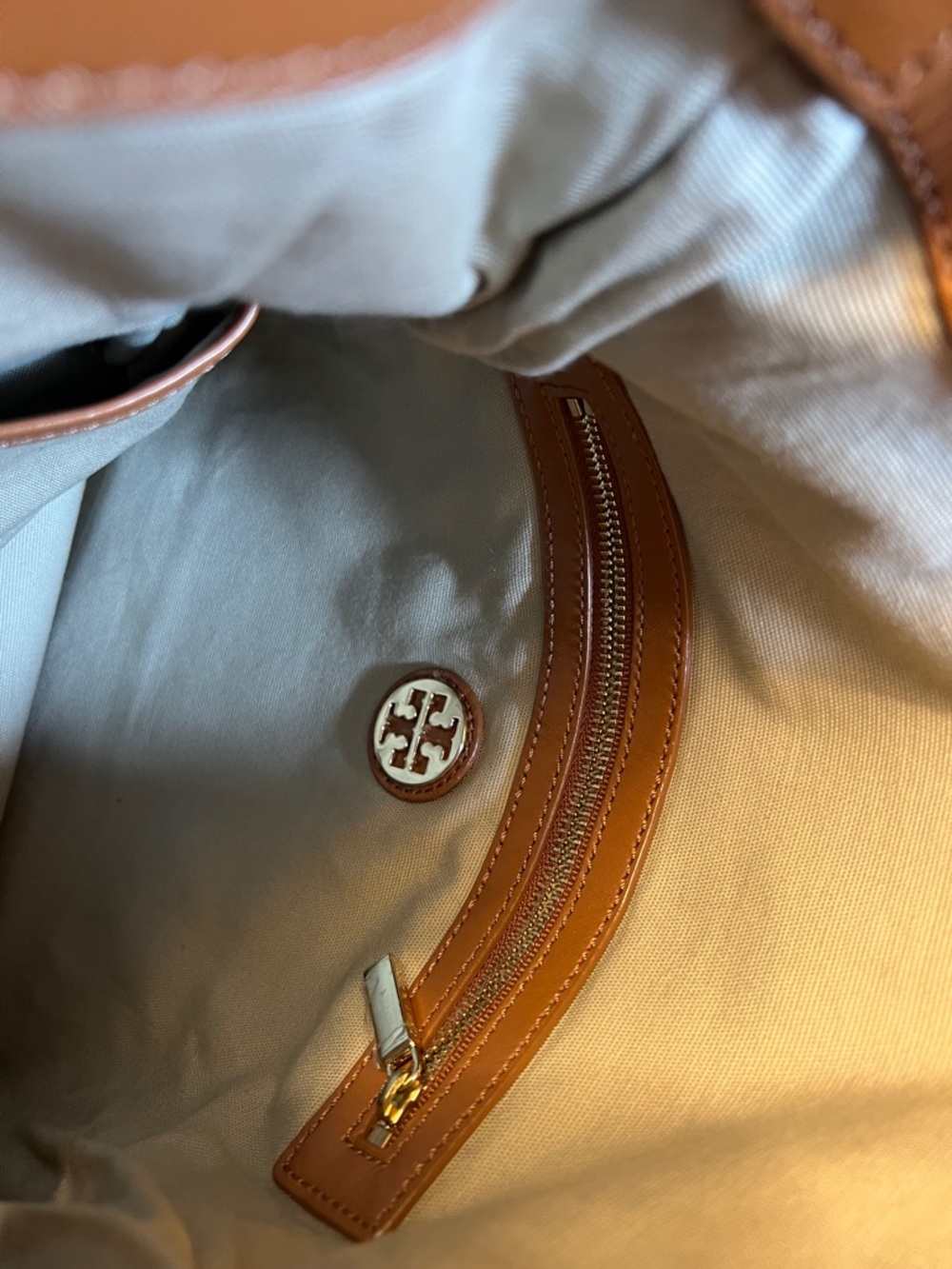 🛑 1 hour sale. Tory Burch Tan Leather Crossbody Bag, wear multiple ways - Picture 12 of 14